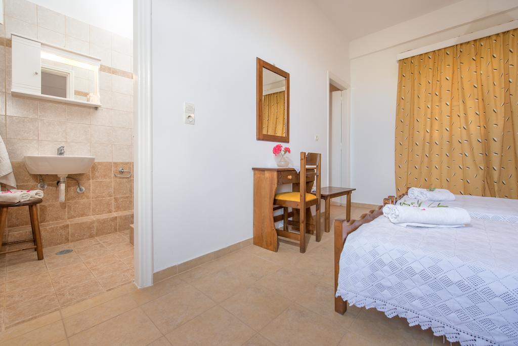 Physis Studios Vasilikí Rom bilde